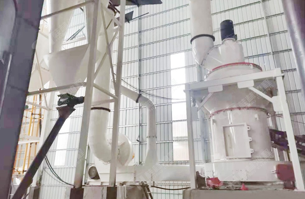 高效雷蒙磨粉機(jī)工作視頻湖南客戶現(xiàn)場(chǎng)截圖 高效雷蒙磨粉機(jī)工作視頻湖南客戶現(xiàn)場(chǎng)截圖