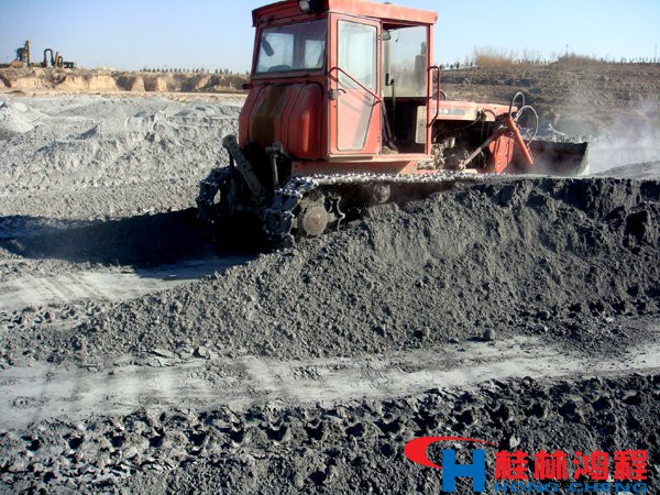 粉煤灰磨粉機(jī)桂林鴻程立磨機(jī) 粉煤灰磨粉機(jī)桂林鴻程立磨機(jī)