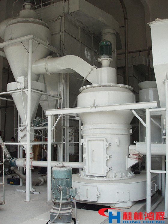 HC1000磨粉機(jī)滑石粉生產(chǎn)線現(xiàn)場(chǎng)圖片 HC1000磨粉機(jī)滑石粉生產(chǎn)線現(xiàn)場(chǎng)圖片