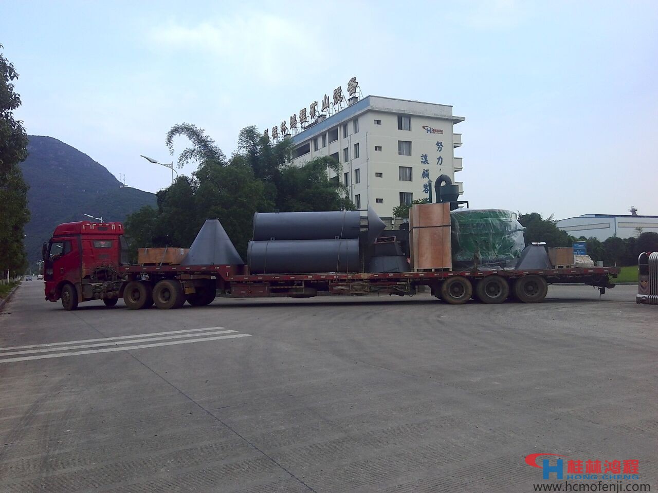 桂林鴻程HLM2900立磨發(fā)貨 桂林鴻程HLM2900立磨發(fā)貨