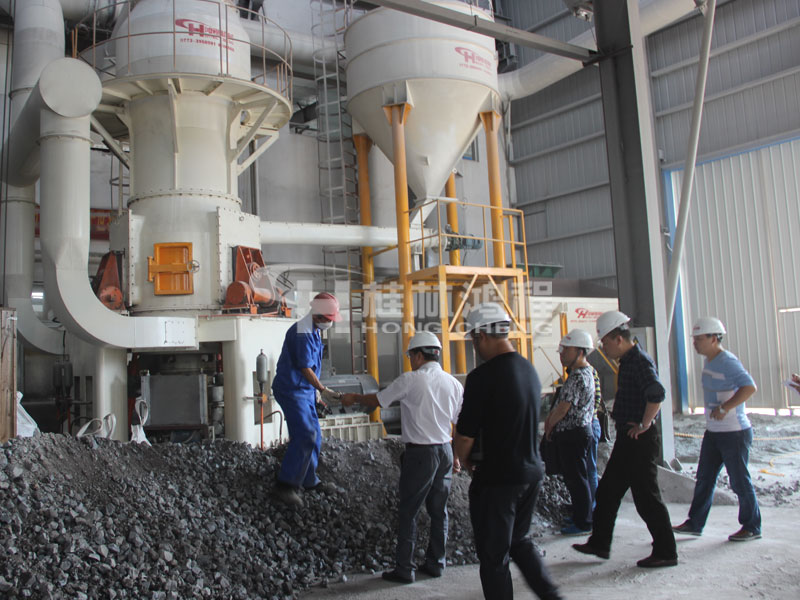 鉀長(zhǎng)石專用磨粉機(jī) HLMX超細(xì)立磨機(jī)