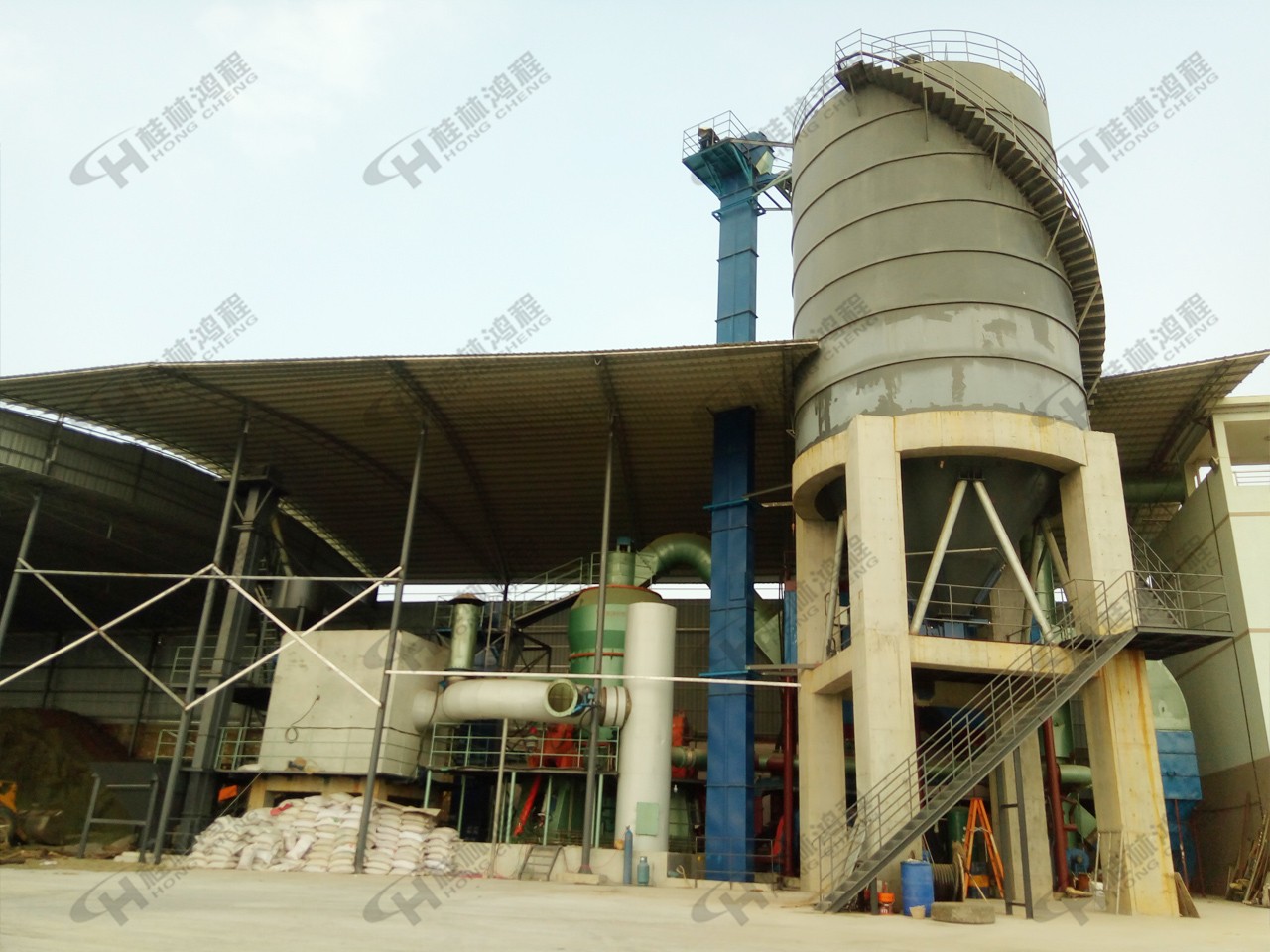 脫硫石膏粉生產(chǎn)線設(shè)備HLM26立磨 脫硫石膏粉生產(chǎn)線設(shè)備HLM26立磨