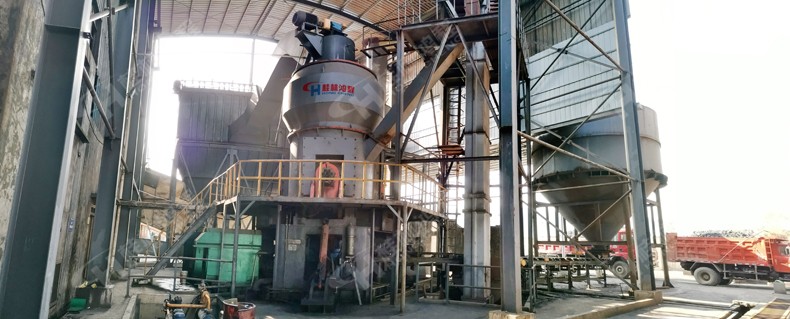 煅燒石油焦某企業時產18噸低硫煅燒石油粉生產線 HLM26/3立式石油焦粗碎超細磨系統 煅燒石油焦某企業時產18噸低硫煅燒石油粉生產線 HLM26/3立式石油焦粗碎超細磨系統